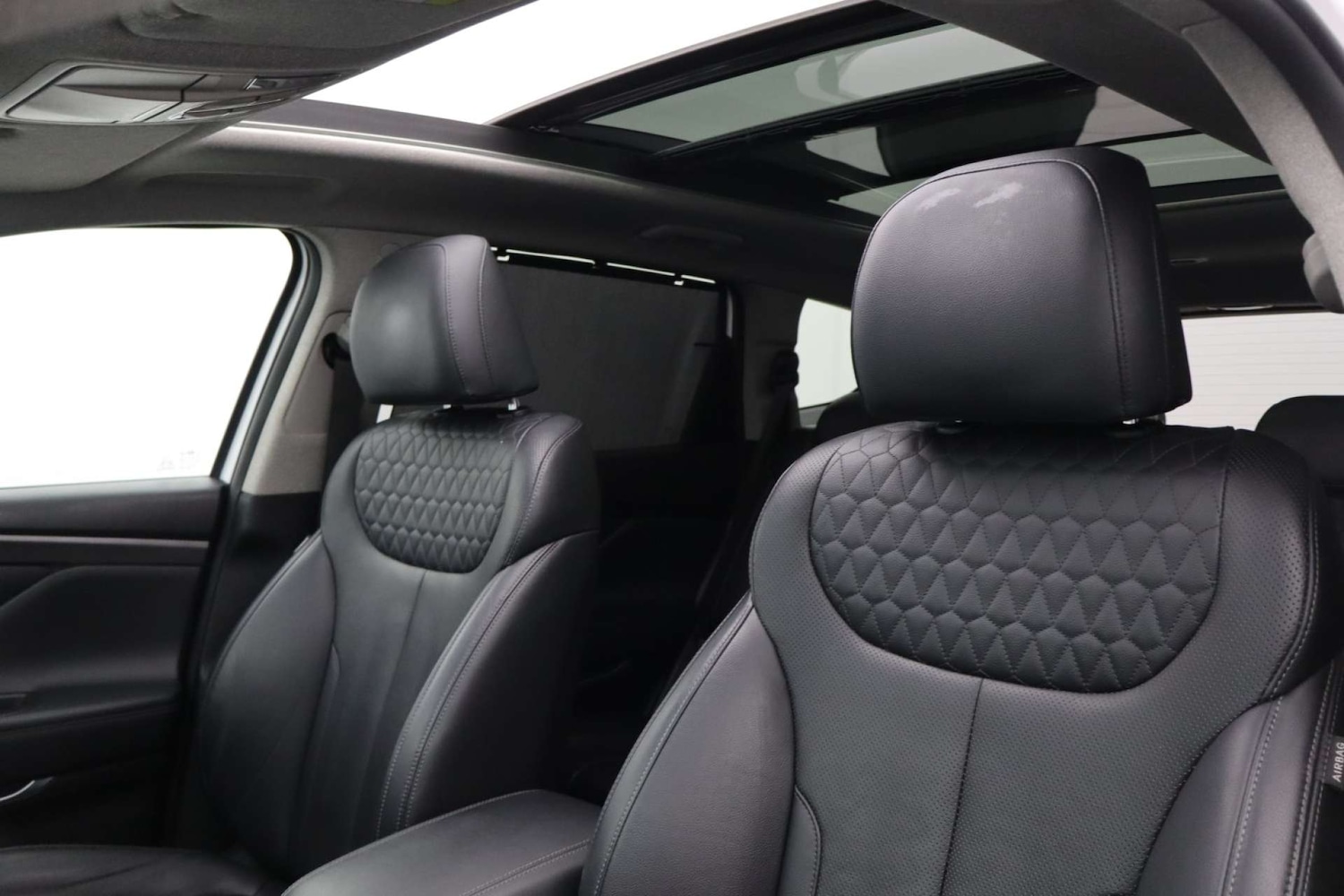 Used Hyundai Santa Fe 2018 for sale - 77548562: Photo 37