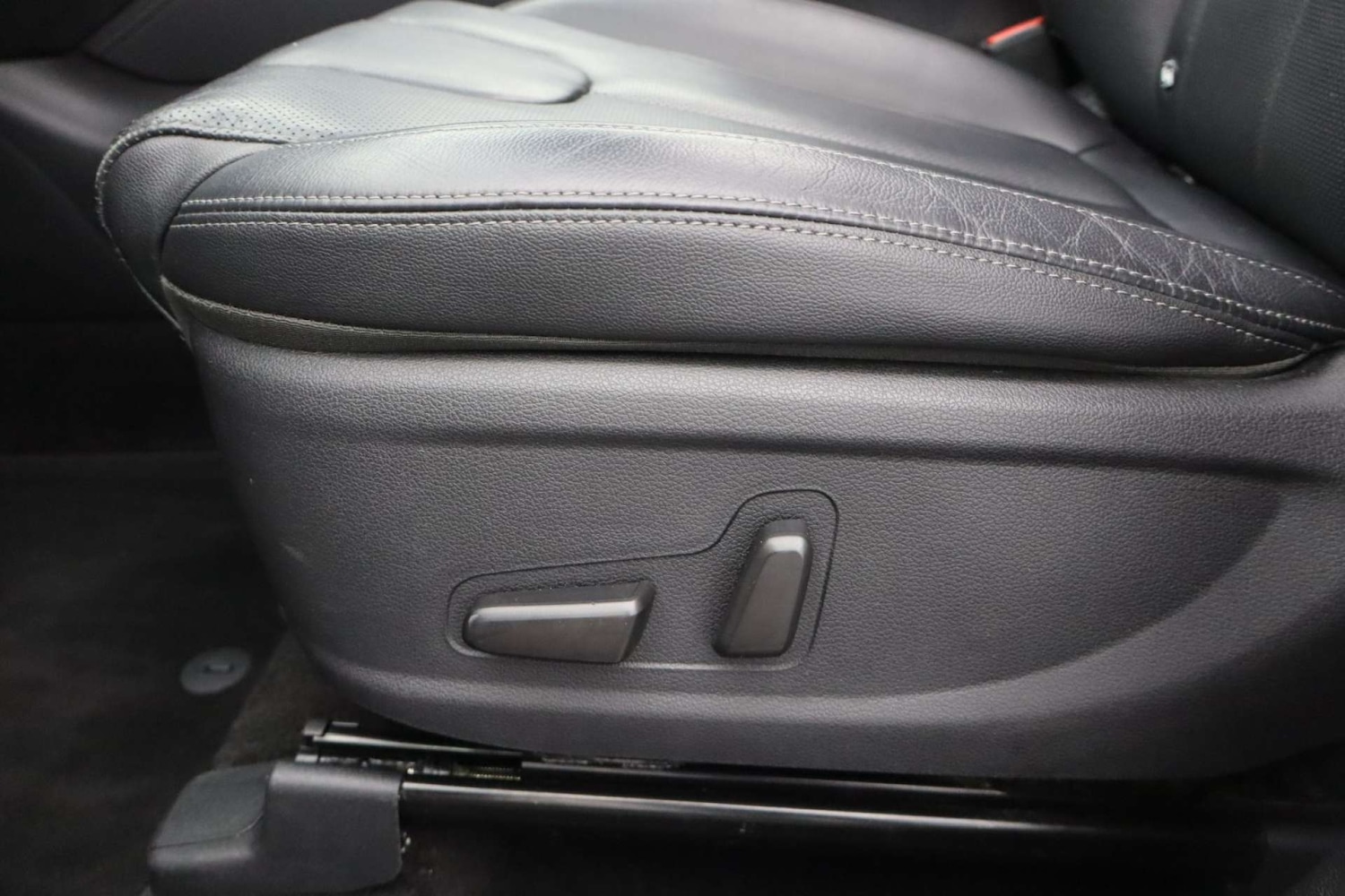 Used Hyundai Santa Fe 2018 for sale - 77548562: Photo 38