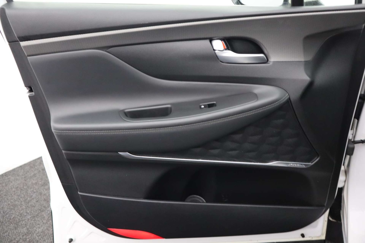 Used Hyundai Santa Fe 2018 for sale - 77548562: Photo 40