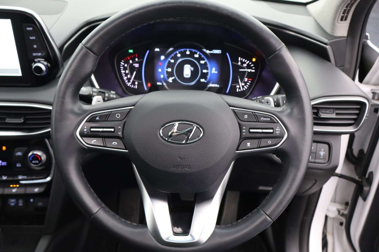 Used Hyundai Santa Fe 2018 for sale - 77548562: Photo 41