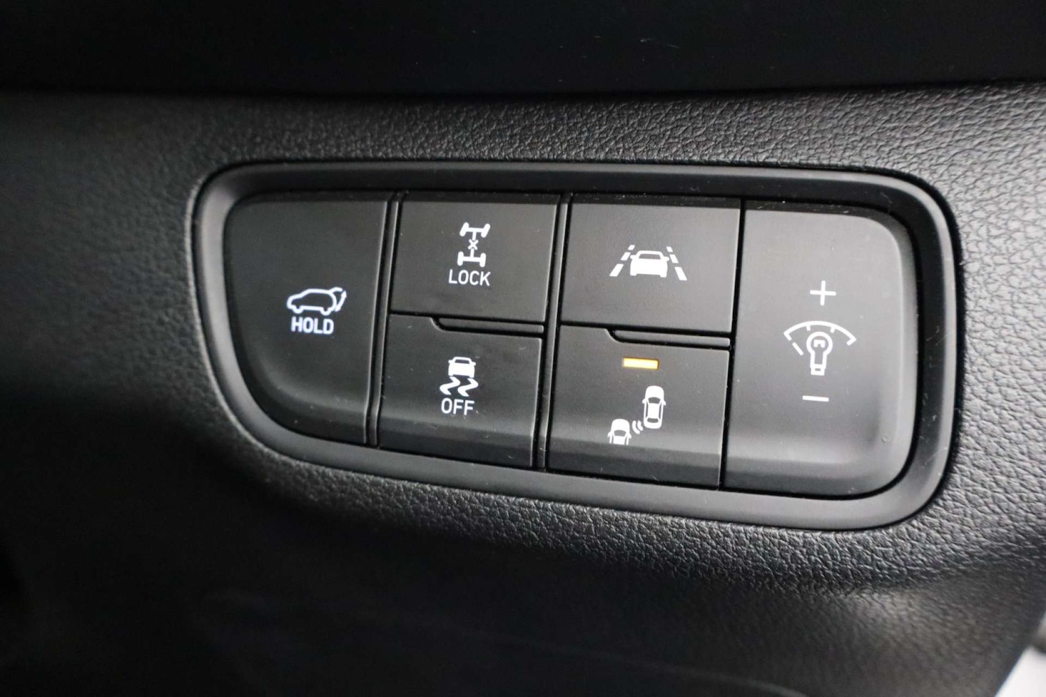 Used Hyundai Santa Fe 2018 for sale - 77548562: Photo 47