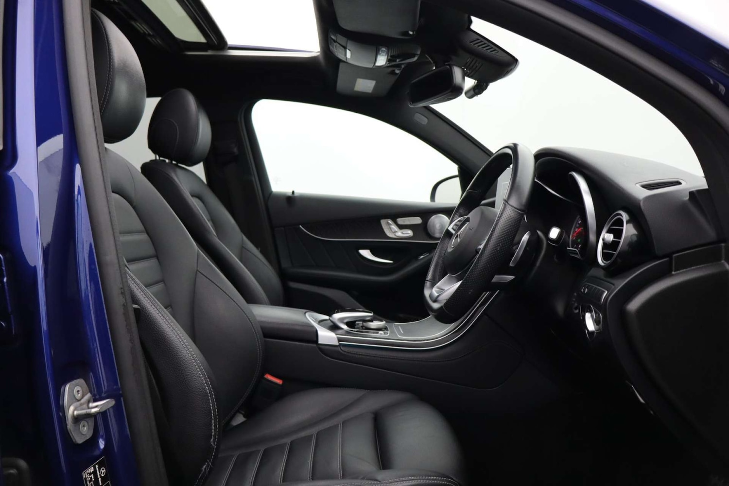 Used Mercedes-Benz GLC 2019 for sale - 76453806: Photo 2