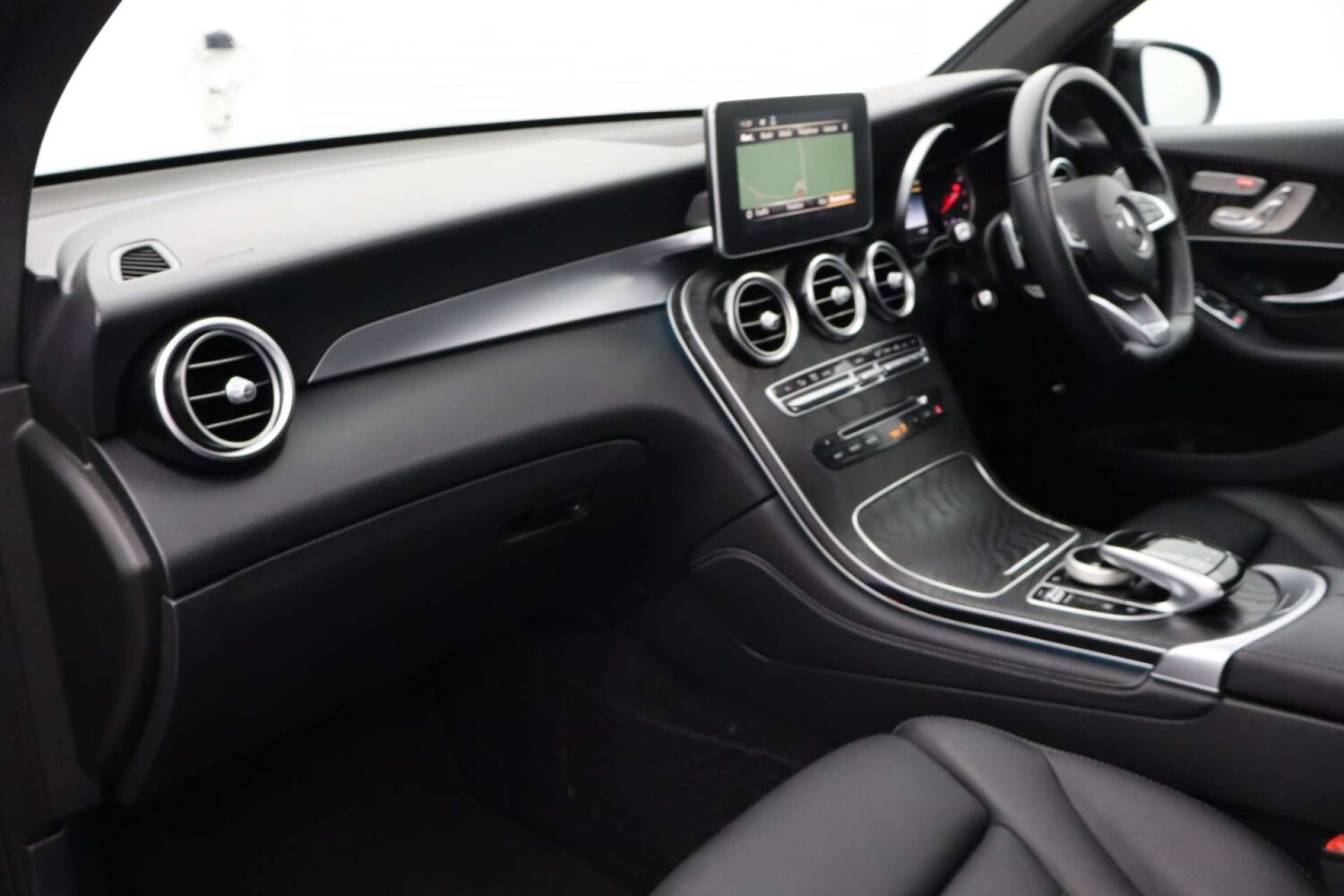 Used Mercedes-Benz GLC 2019 for sale - 76453806: Photo 33