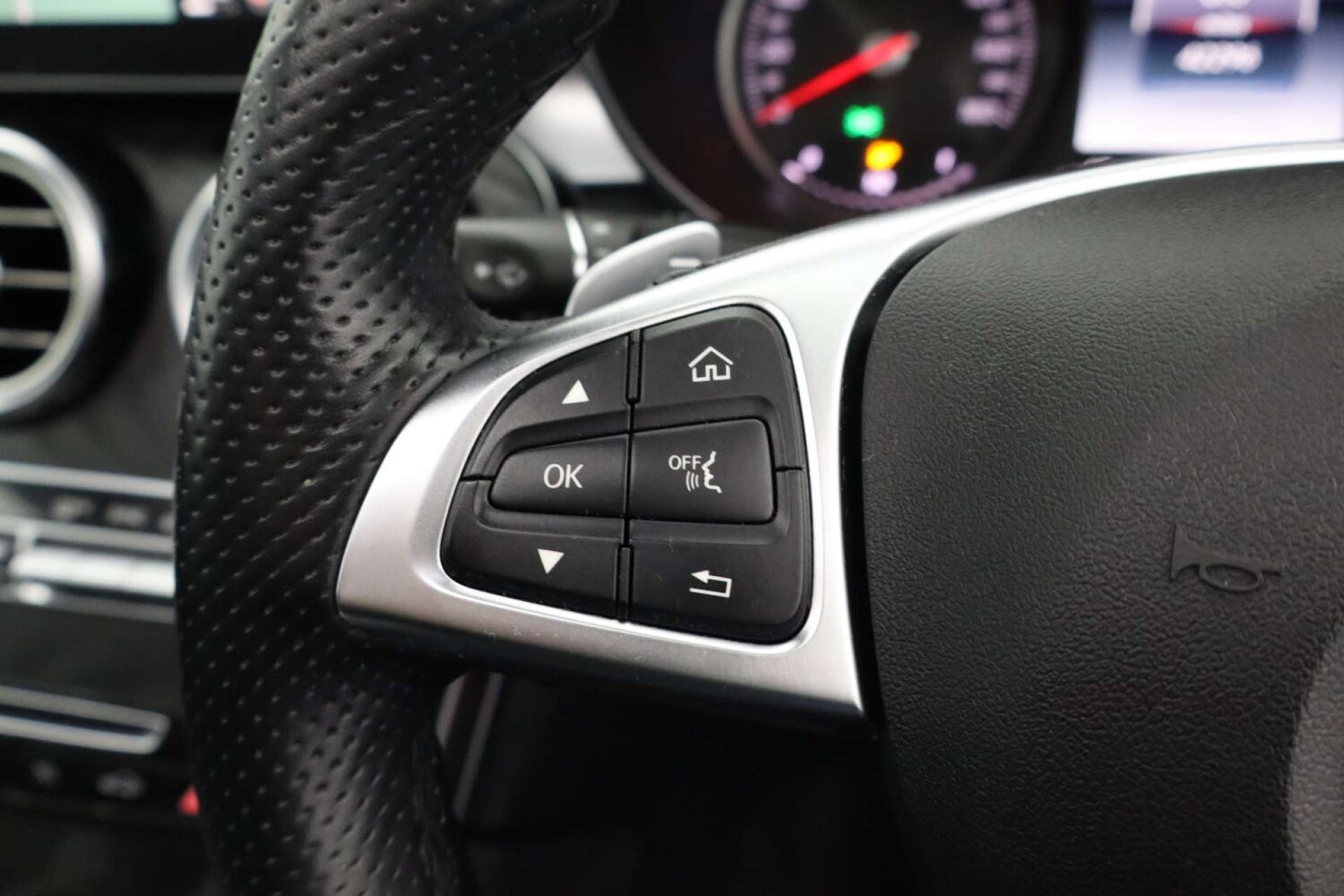 Used Mercedes-Benz GLC 2019 for sale - 76453806: Photo 41