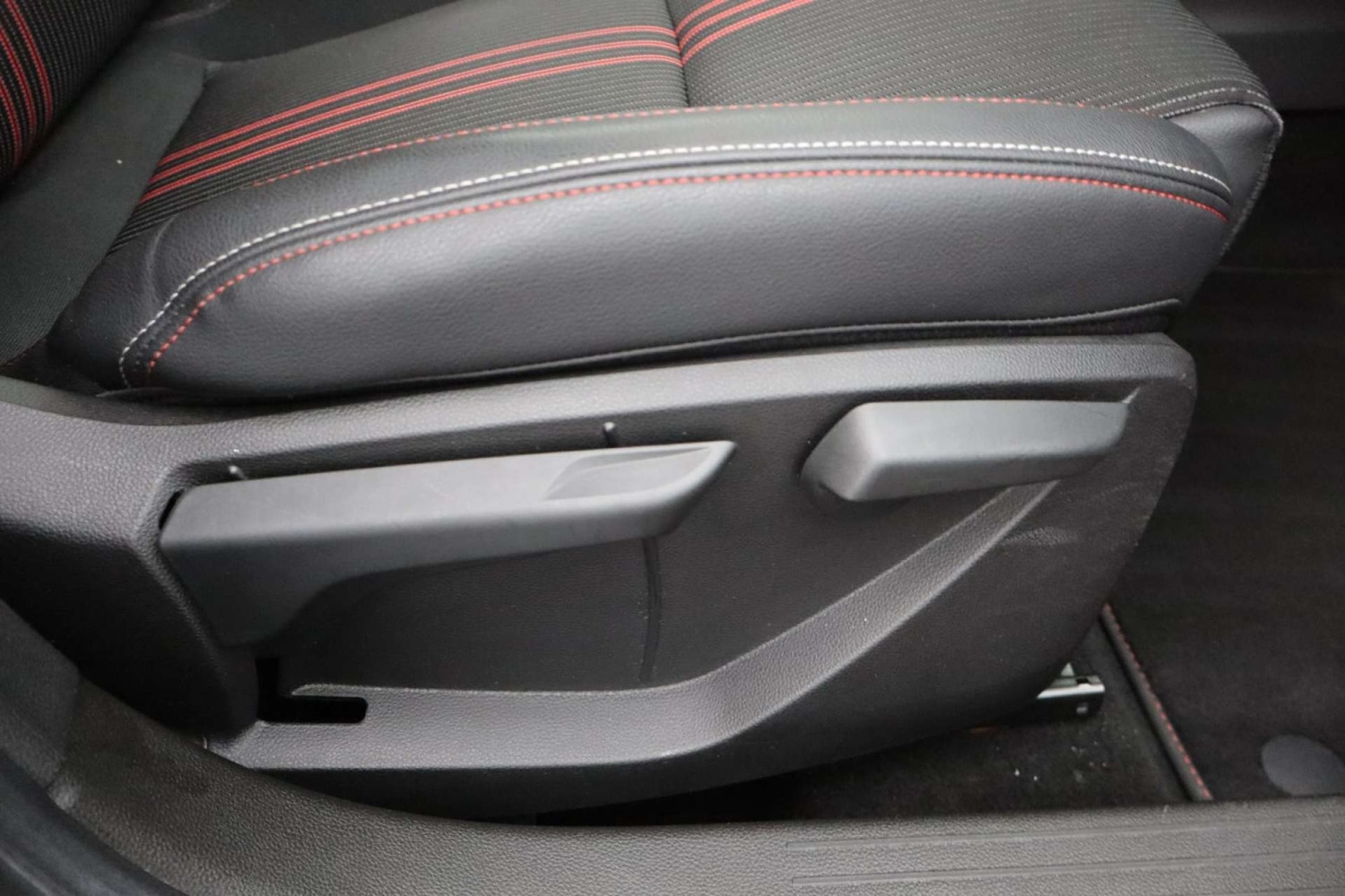 Used Renault Clio 2020 for sale - 76372227: Photo 17