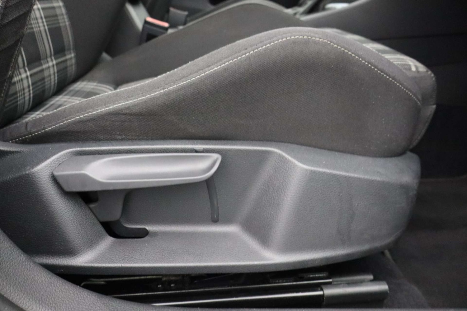 Used Volkswagen Golf 2018 for sale - 76319702: Photo 17