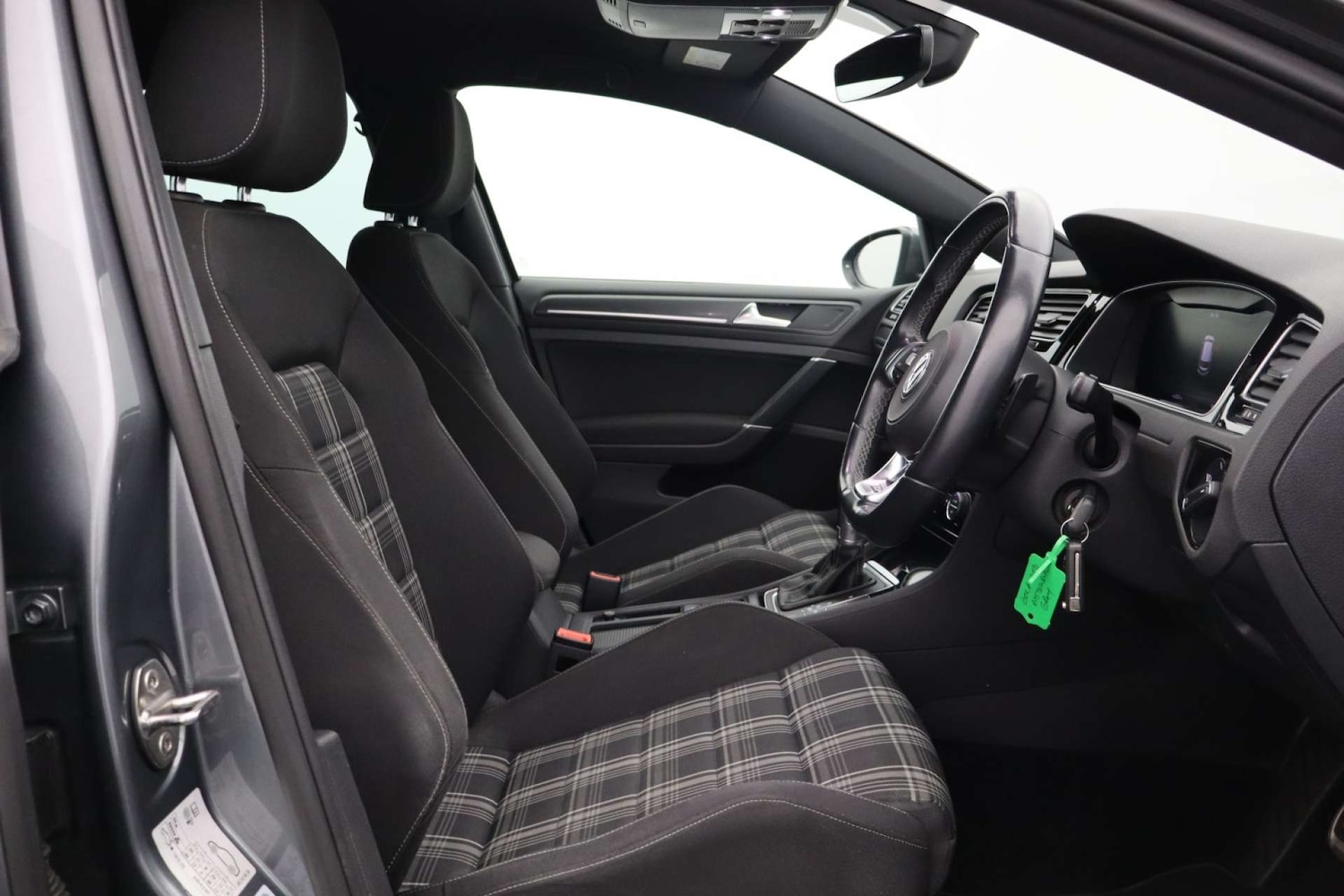 Used Volkswagen Golf 2018 for sale - 76319702: Photo 2