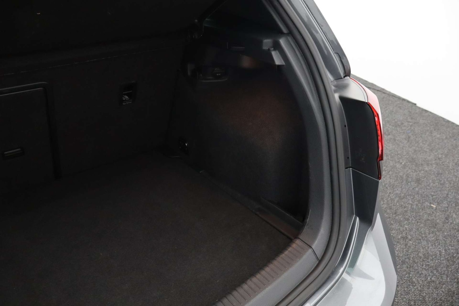 Used Volkswagen Golf 2018 for sale - 76319702: Photo 24