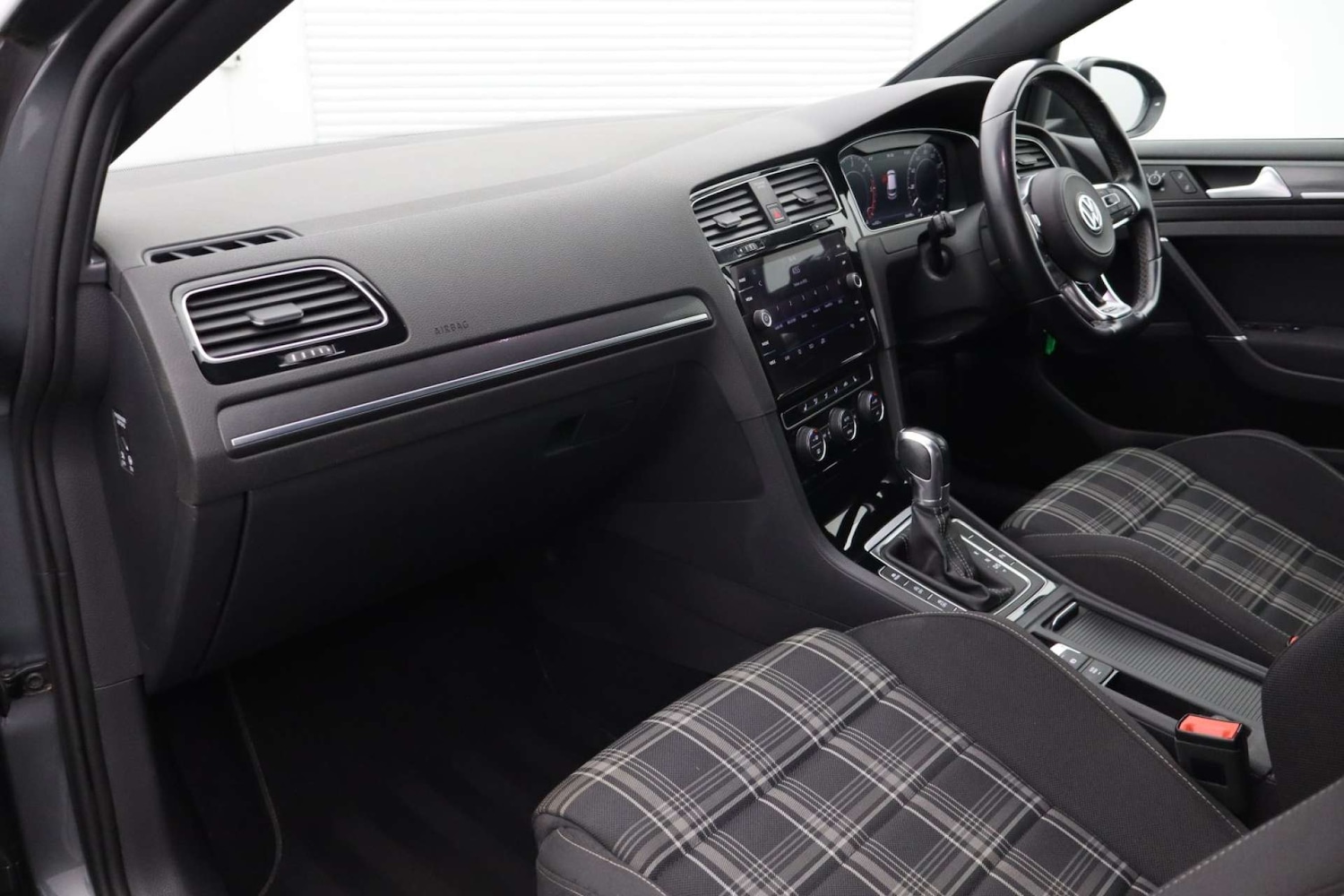 Used Volkswagen Golf 2018 for sale - 76319702: Photo 30