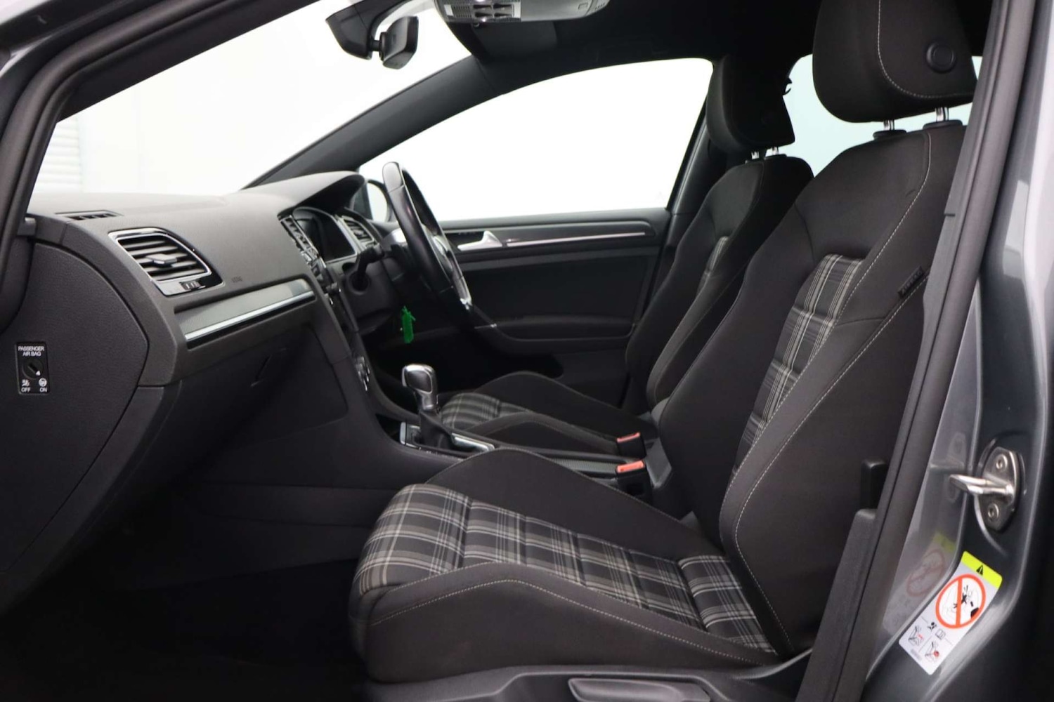 Used Volkswagen Golf 2018 for sale - 76319702: Photo 31