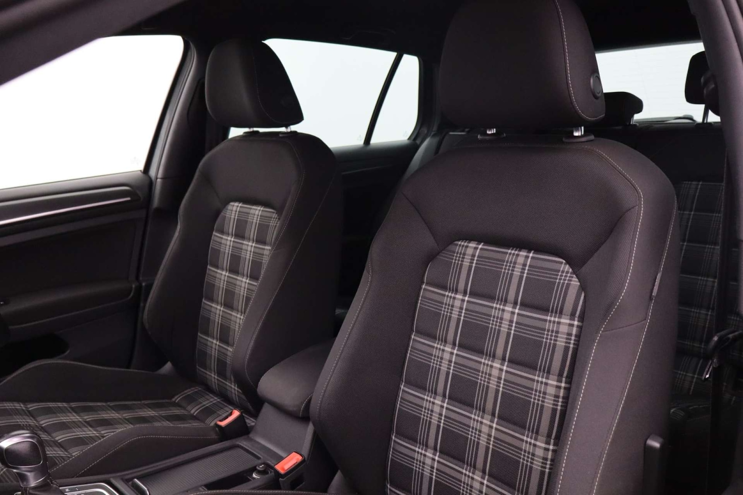 Used Volkswagen Golf 2018 for sale - 76319702: Photo 32