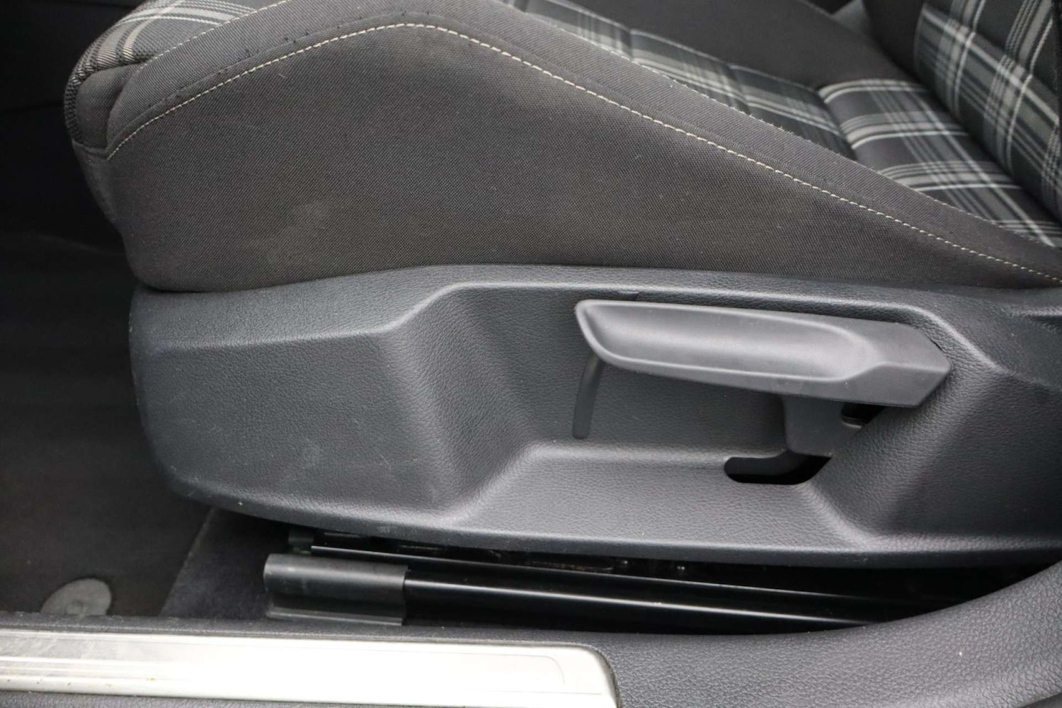 Used Volkswagen Golf 2018 for sale - 76319702: Photo 33