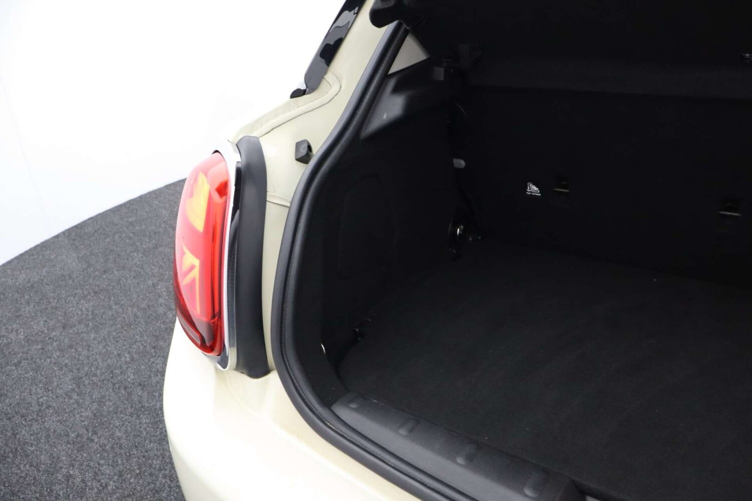 Used MINI Hatch 2018 for sale - 76400346: Photo 24