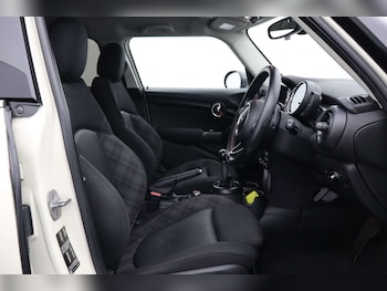 Used MINI Hatch 2018 for sale - 76400346: Photo