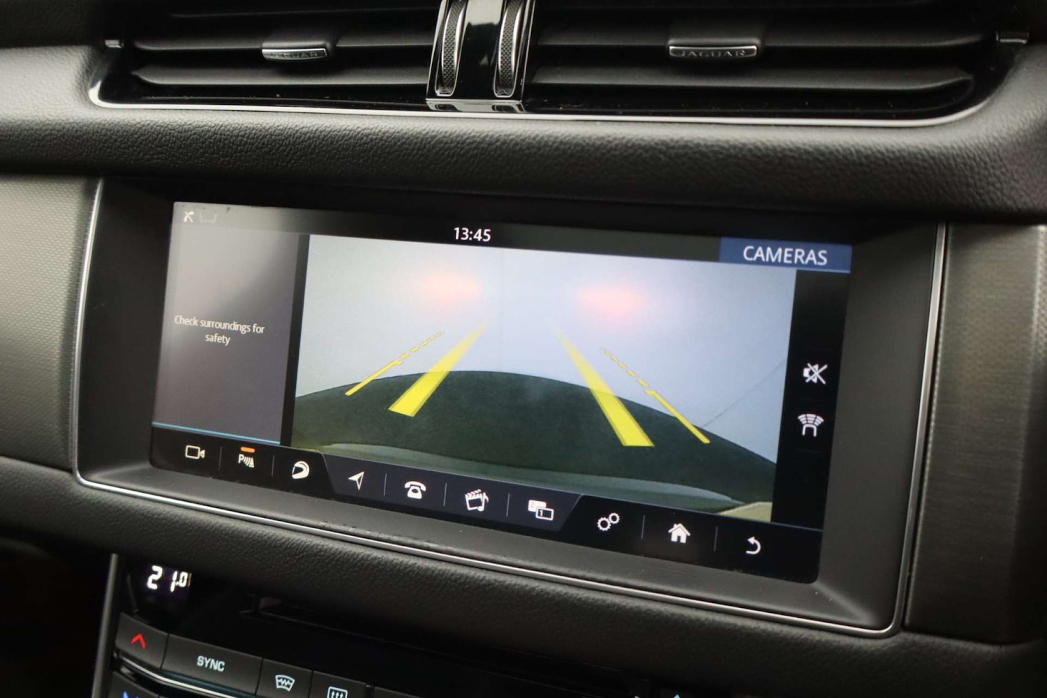 Used Jaguar XF 2017 for sale - 76182660: Photo 14