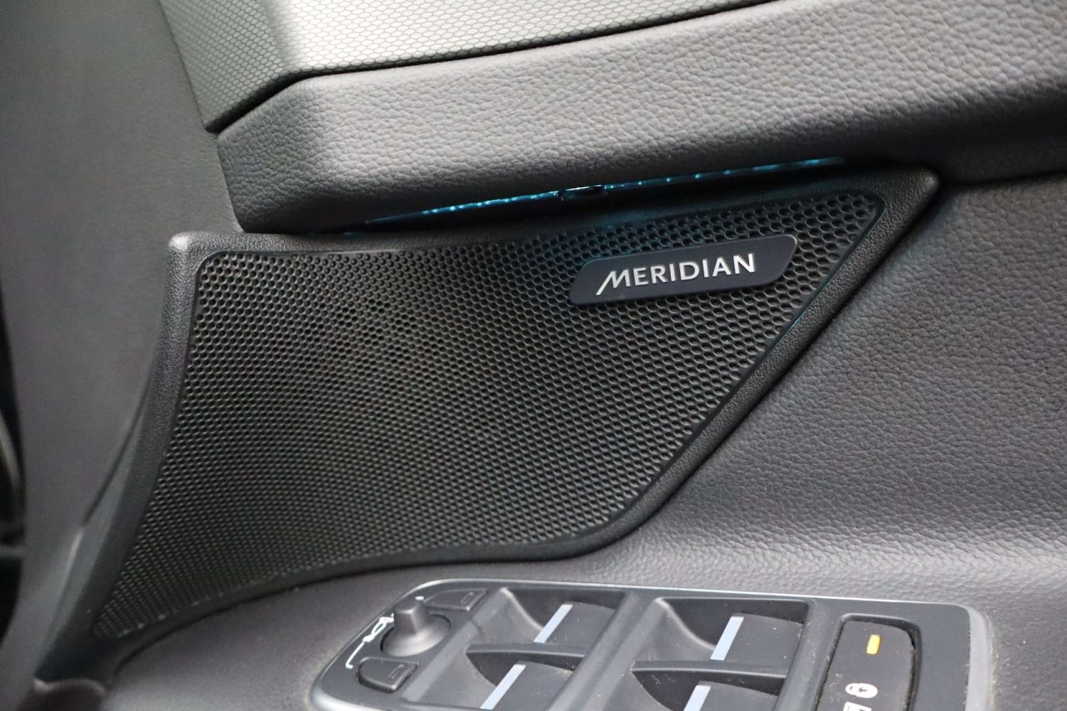 Used Jaguar XF 2017 for sale - 76182660: Photo 16