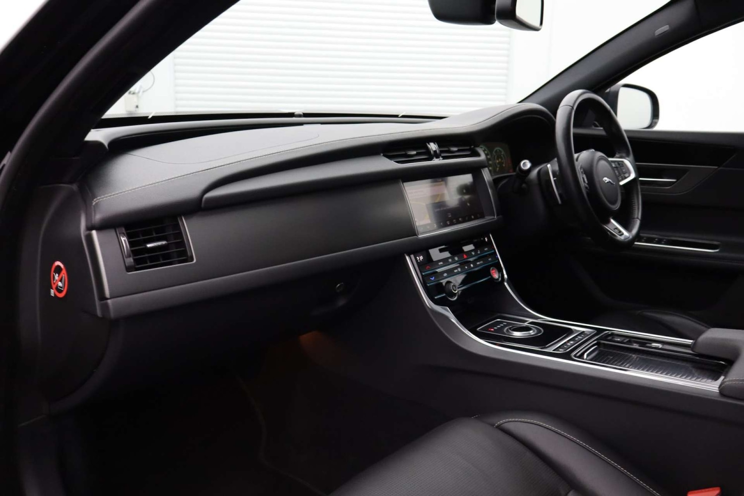 Used Jaguar XF 2017 for sale - 76182660: Photo 30