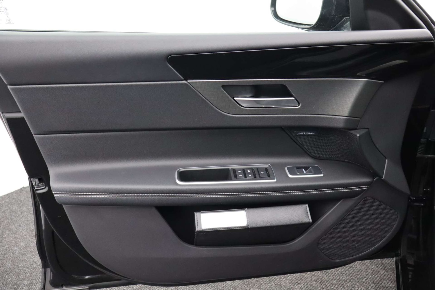 Used Jaguar XF 2017 for sale - 76182660: Photo 35