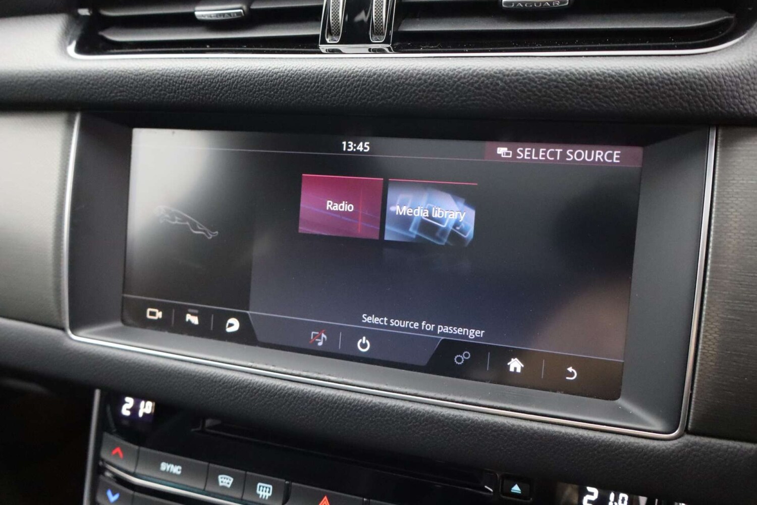 Used Jaguar XF 2017 for sale - 76182660: Photo 44