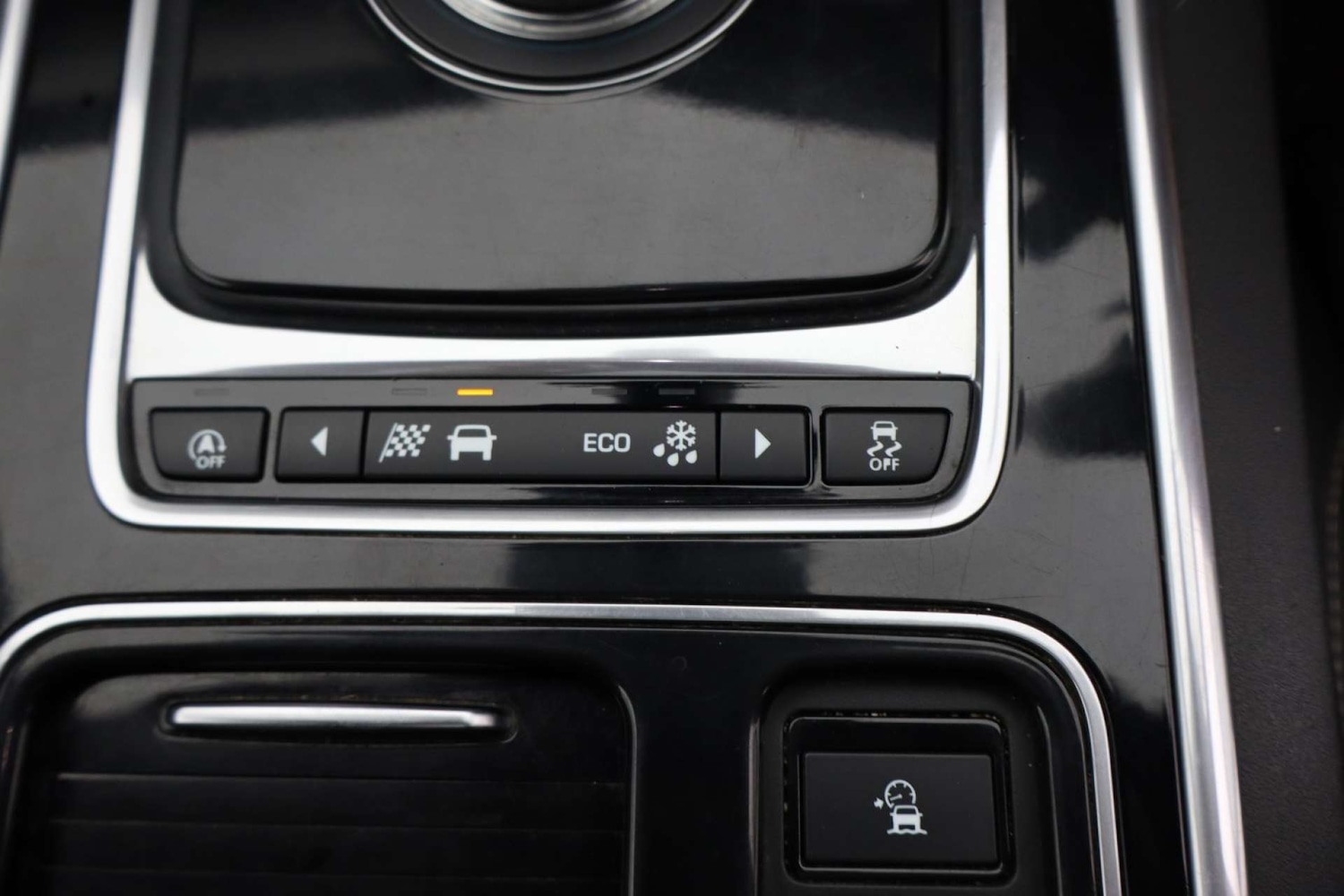 Used Jaguar XF 2017 for sale - 76182660: Photo 50