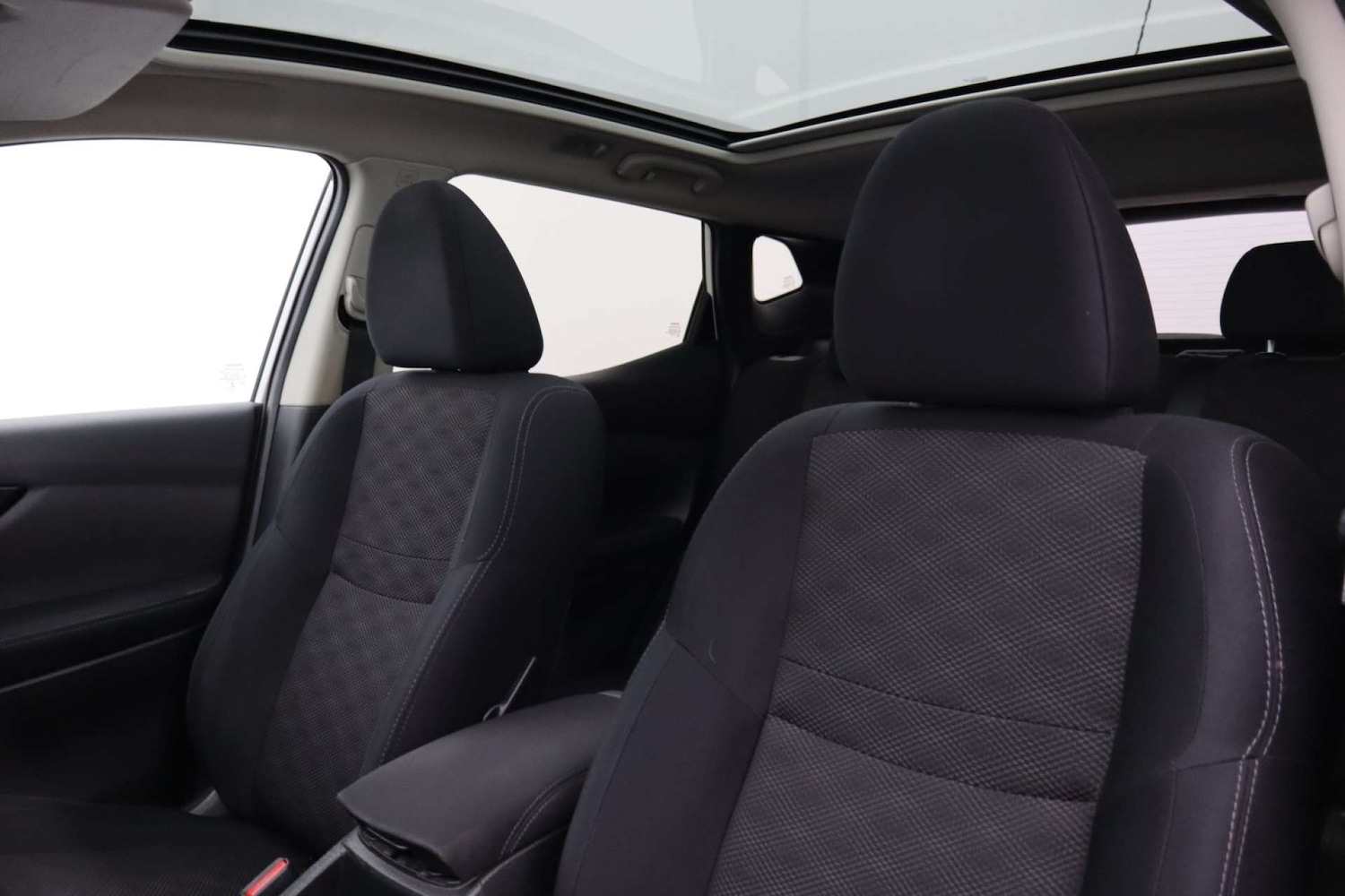 Used Nissan Qashqai 2016 for sale - 76533586: Photo 33