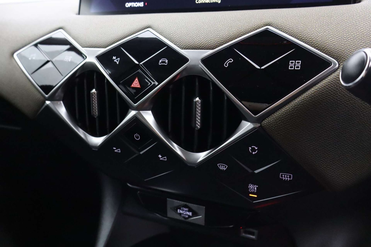 Used DS Automobiles DS 3 Crossback 2019 for sale - 76182688: Photo 32