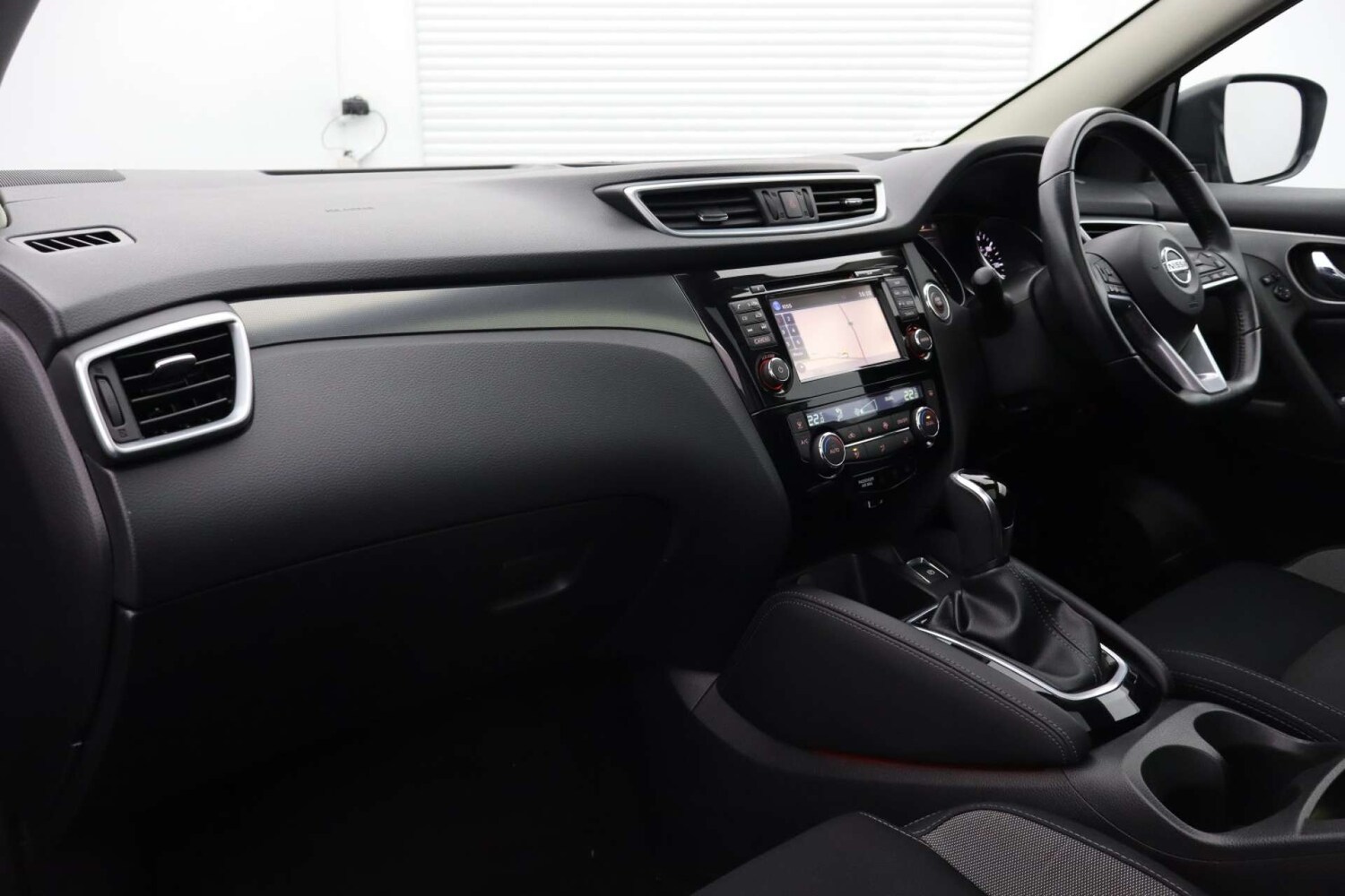 Used Nissan Qashqai 2017 for sale - 77937249: Photo 30