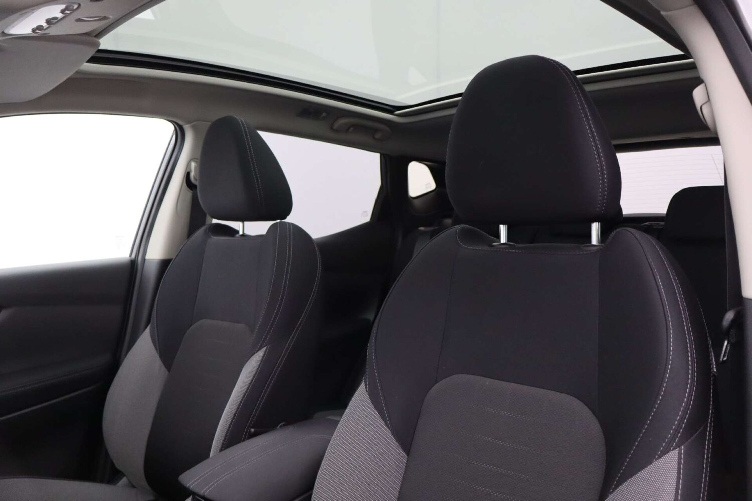 Used Nissan Qashqai 2017 for sale - 77937249: Photo 32