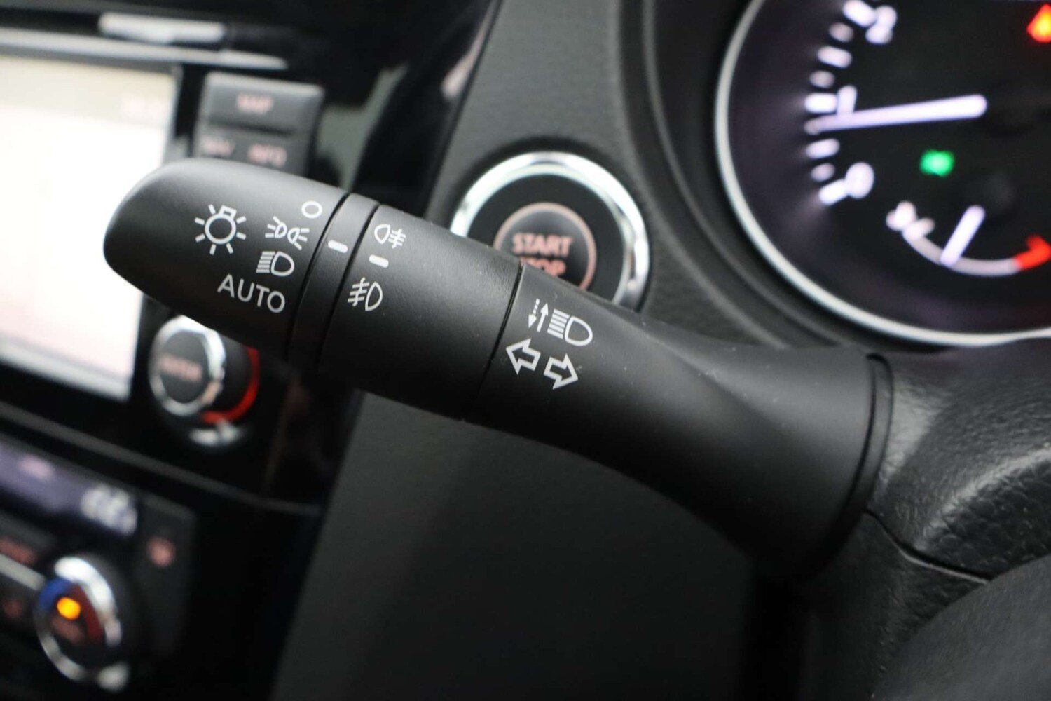 Used Nissan Qashqai 2017 for sale - 77937249: Photo 38