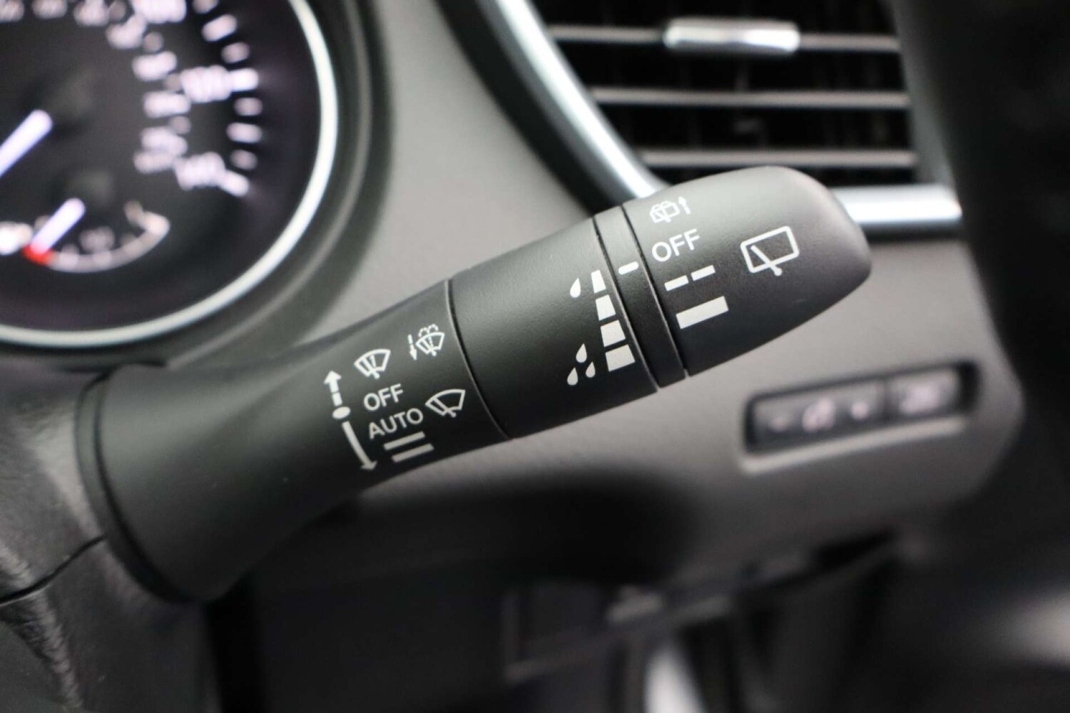 Used Nissan Qashqai 2017 for sale - 77937249: Photo 40