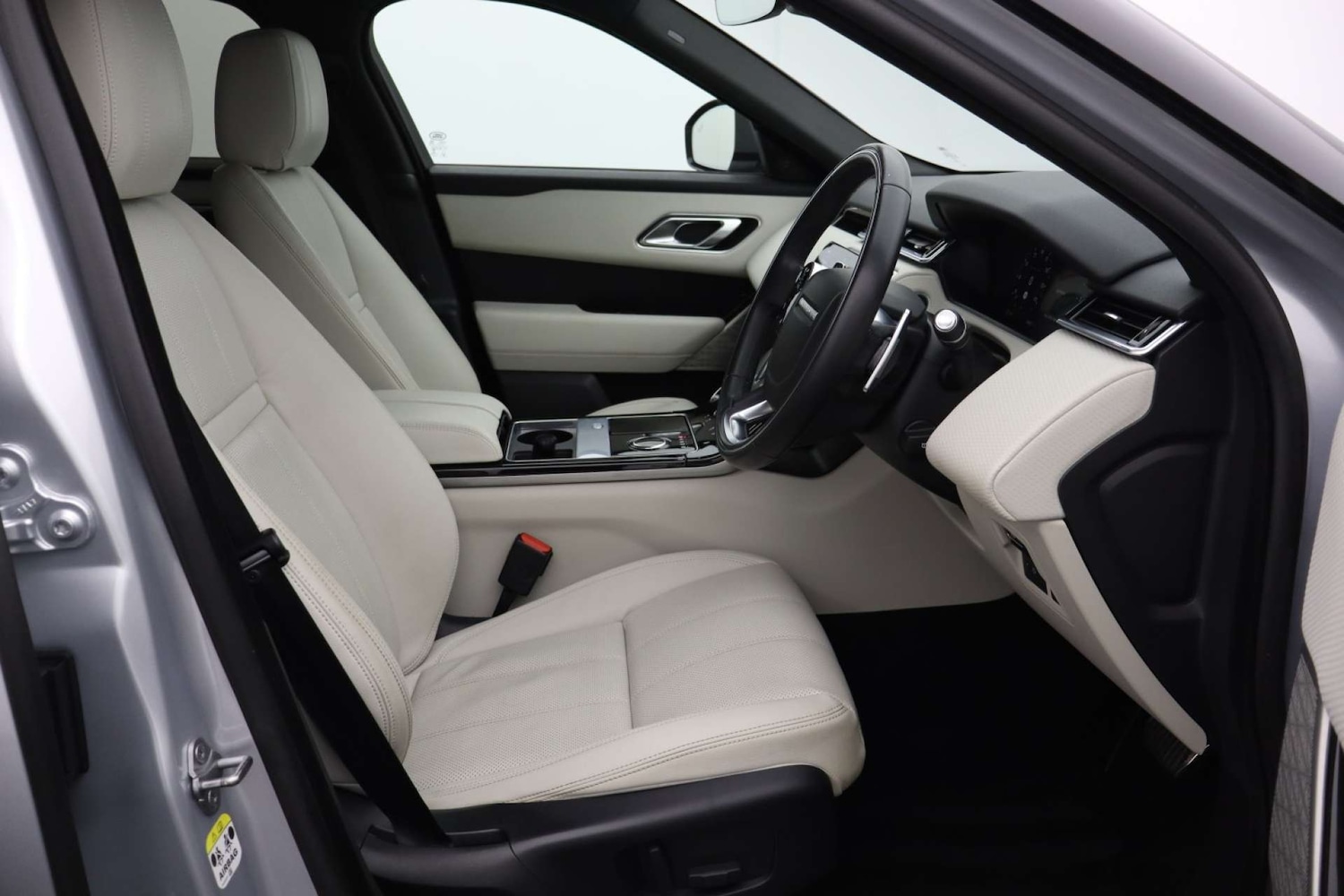 Used Land Rover Range Rover Velar 2017 for sale - 76182678: Photo 2