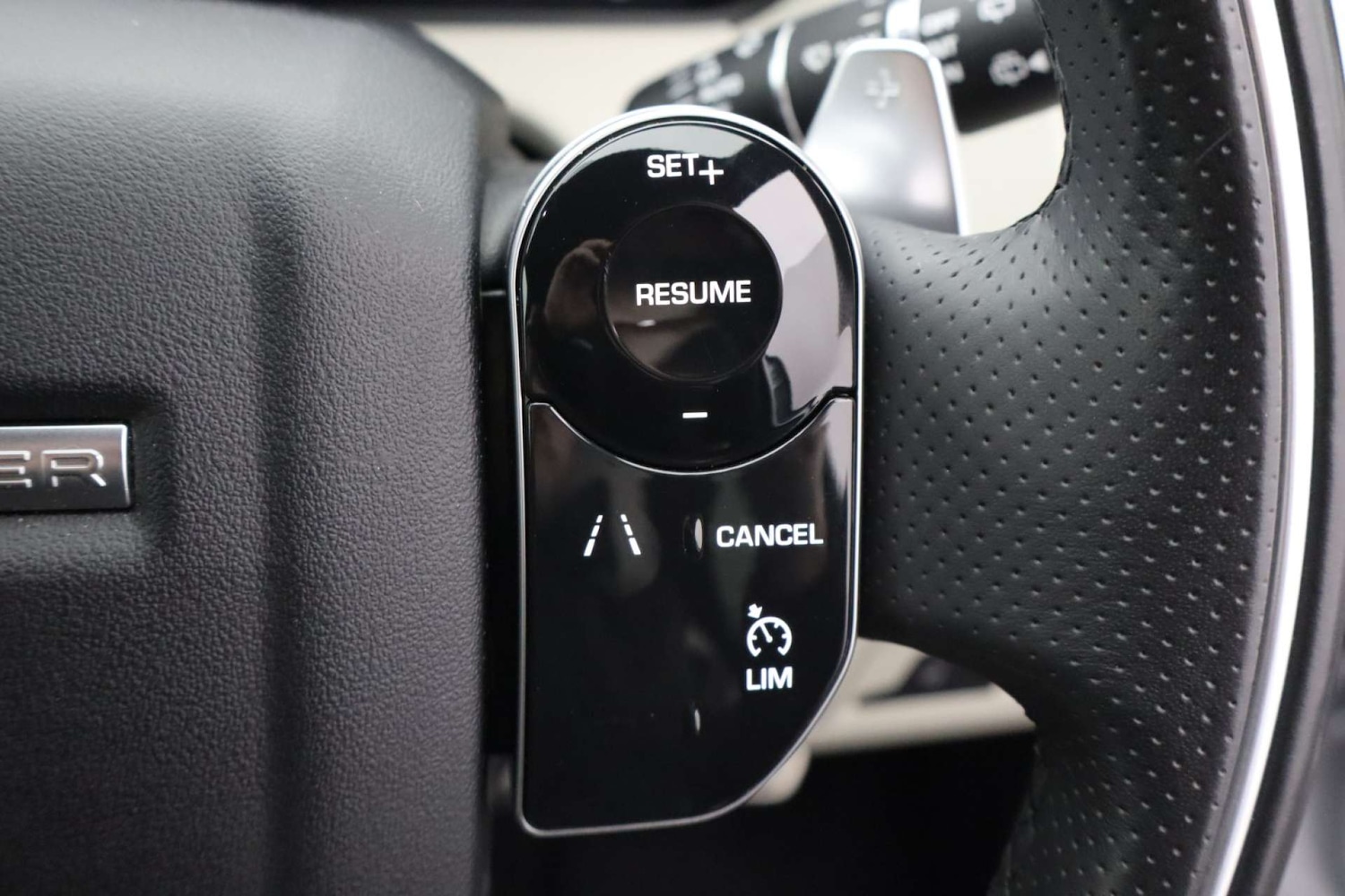 Used Land Rover Range Rover Velar 2017 for sale - 76182678: Photo 28