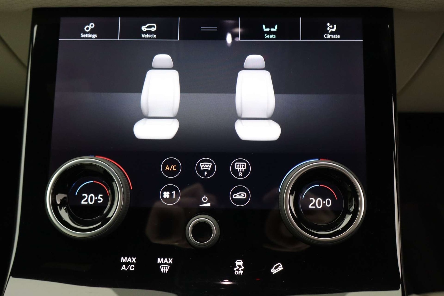 Used Land Rover Range Rover Velar 2017 for sale - 76182678: Photo 33