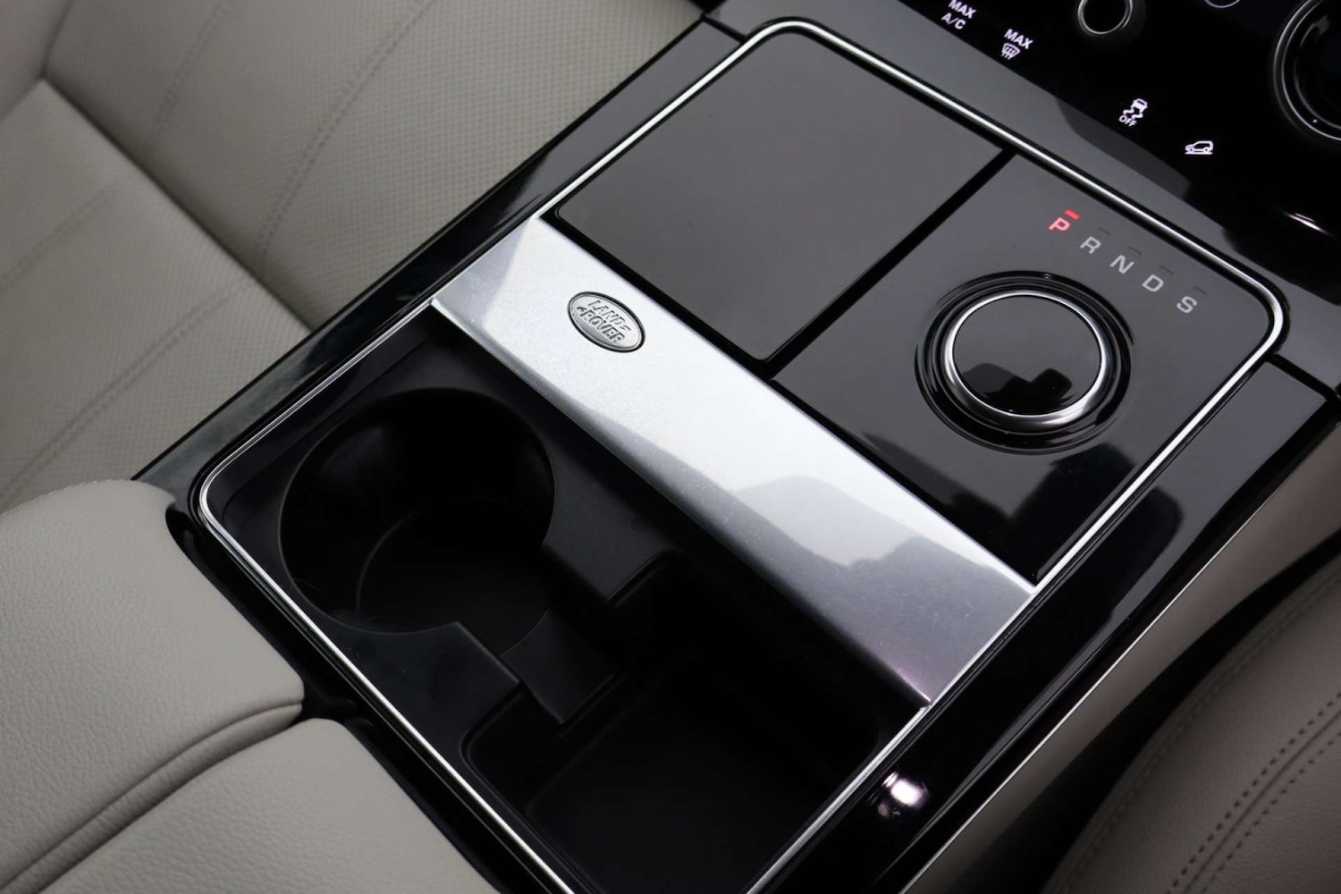 Used Land Rover Range Rover Velar 2017 for sale - 76182678: Photo 37