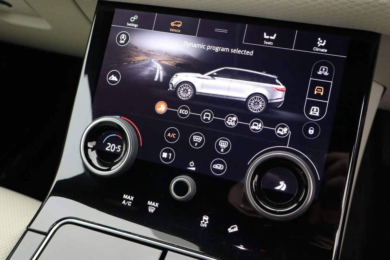 Used Land Rover Range Rover Velar 2017 for sale - 76182678: Photo 39