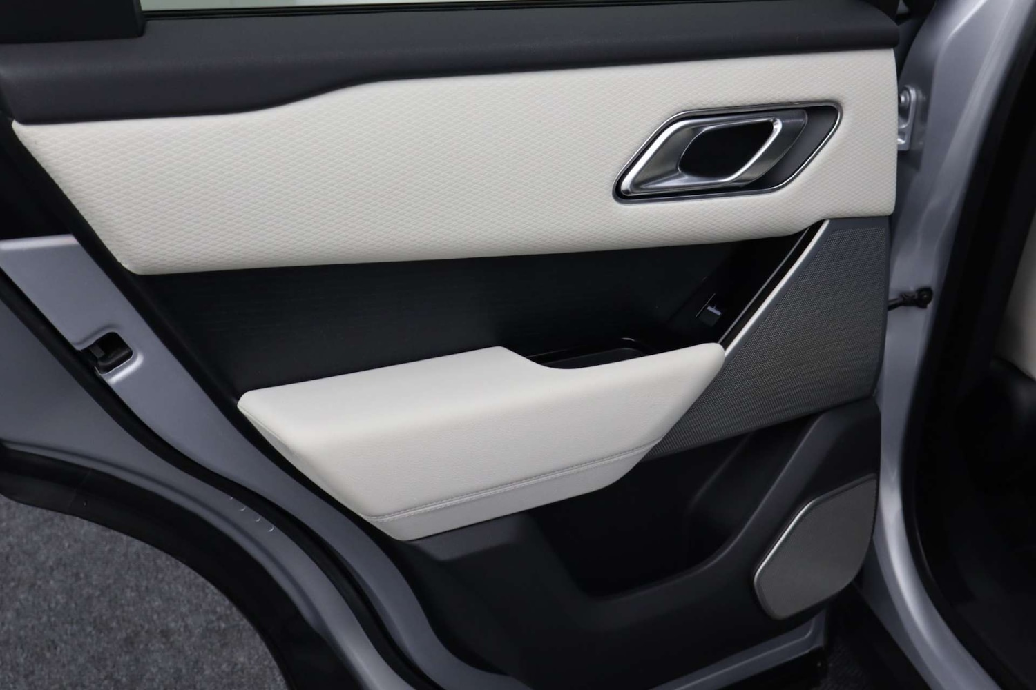 Used Land Rover Range Rover Velar 2017 for sale - 76182678: Photo 46