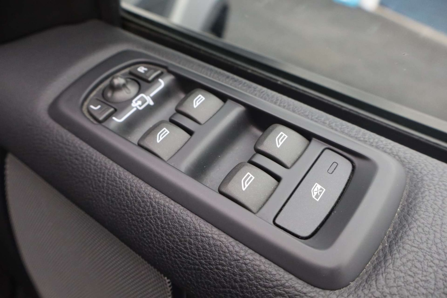 Used Land Rover Discovery 2016 for sale - 76601527: Photo 22