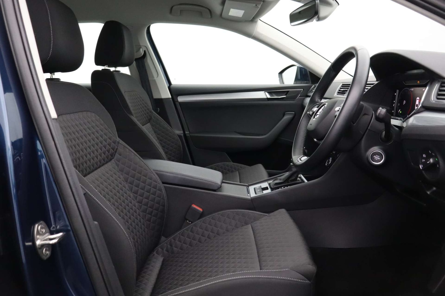 Used Skoda Superb 2023 for sale - 77151107: Photo 12