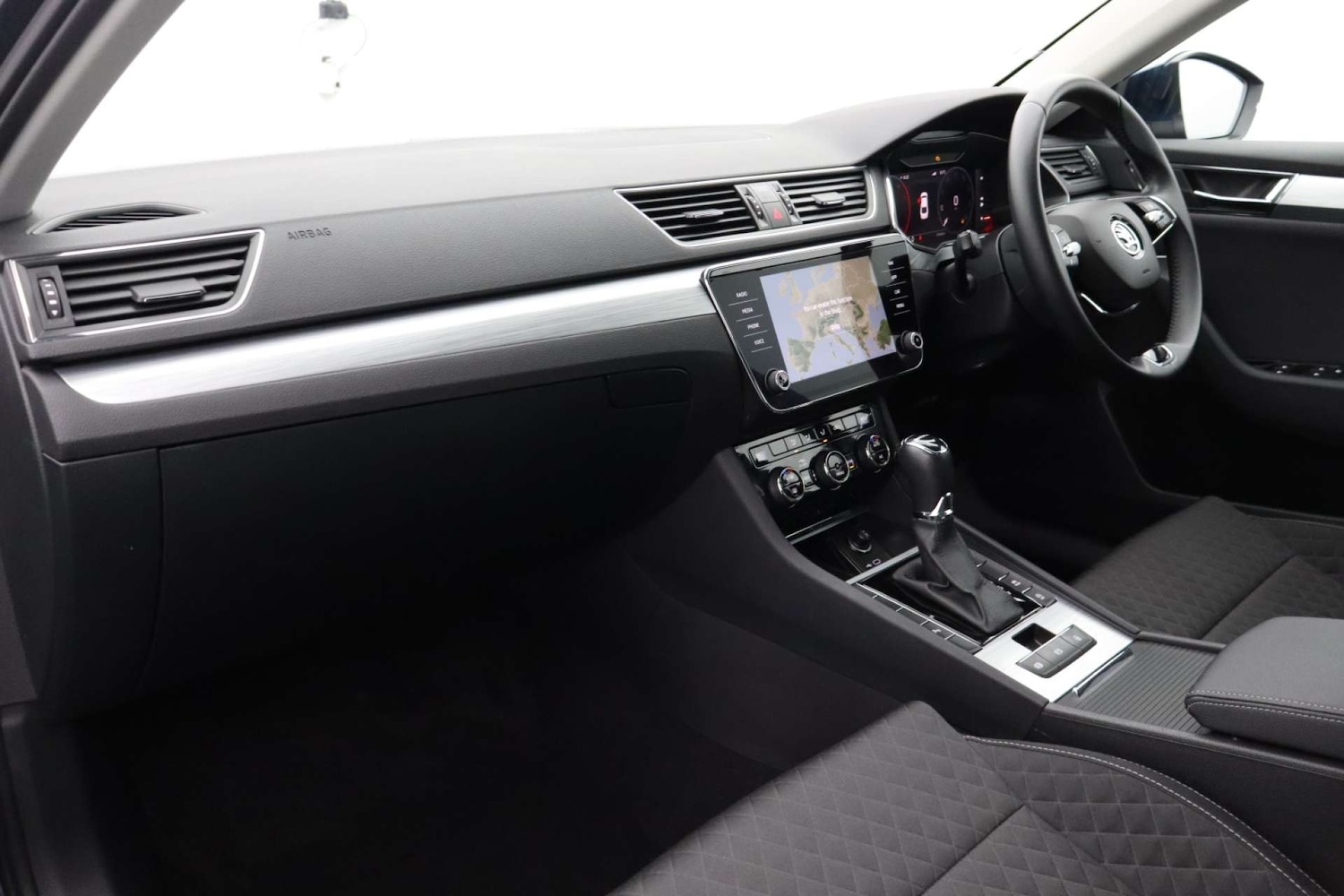 Used Skoda Superb 2023 for sale - 77151107: Photo 32