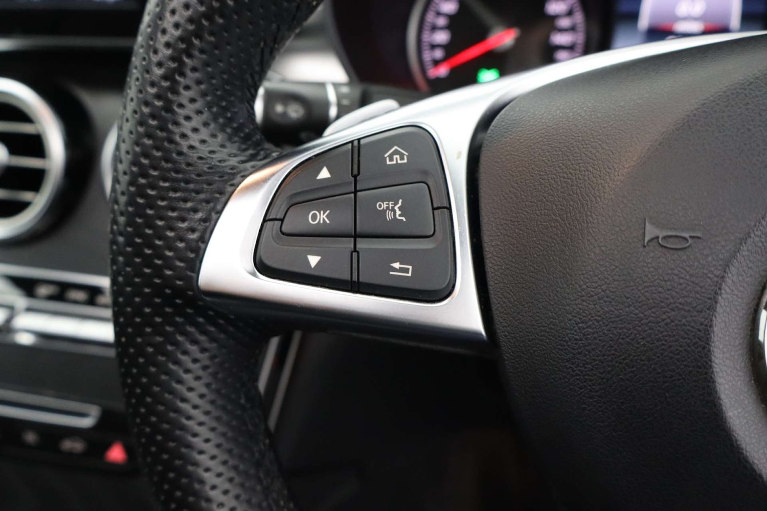 Used Mercedes-Benz GLC 2017 for sale - 77301715: Photo 34