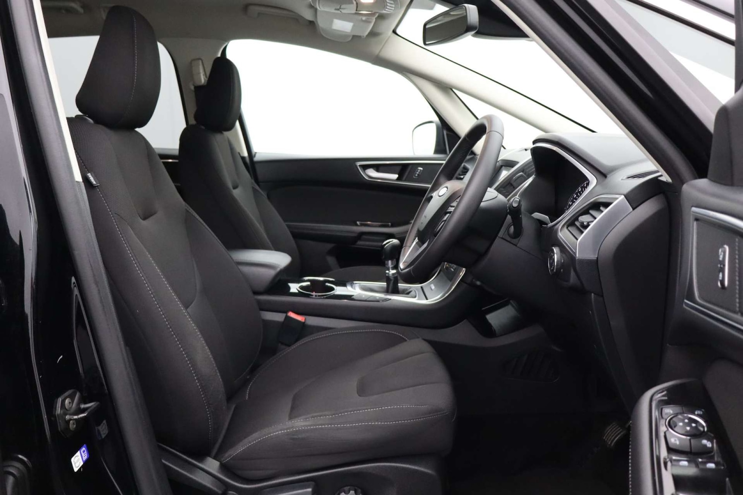 Used Ford S-Max 2017 for sale - 76182634: Photo 2