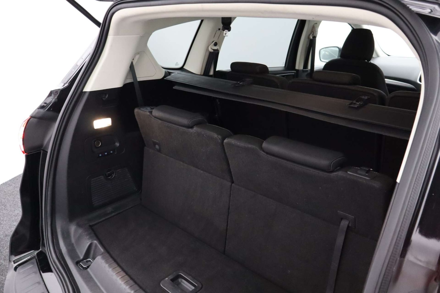 Used Ford S-Max 2017 for sale - 76182634: Photo 43