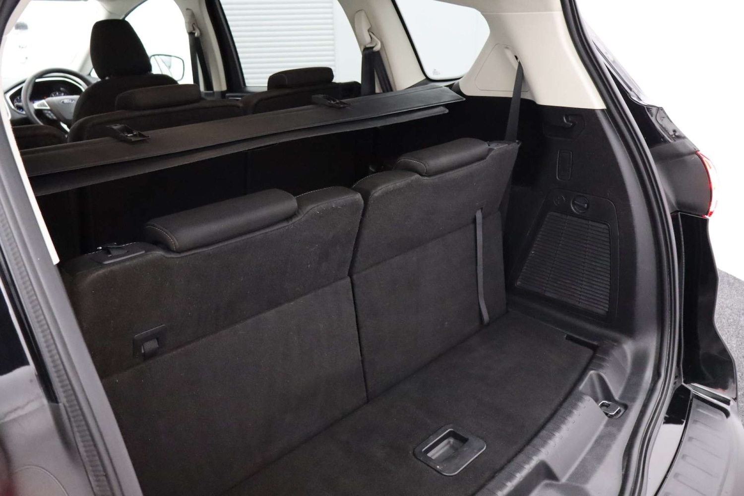 Used Ford S-Max 2017 for sale - 76182634: Photo 44