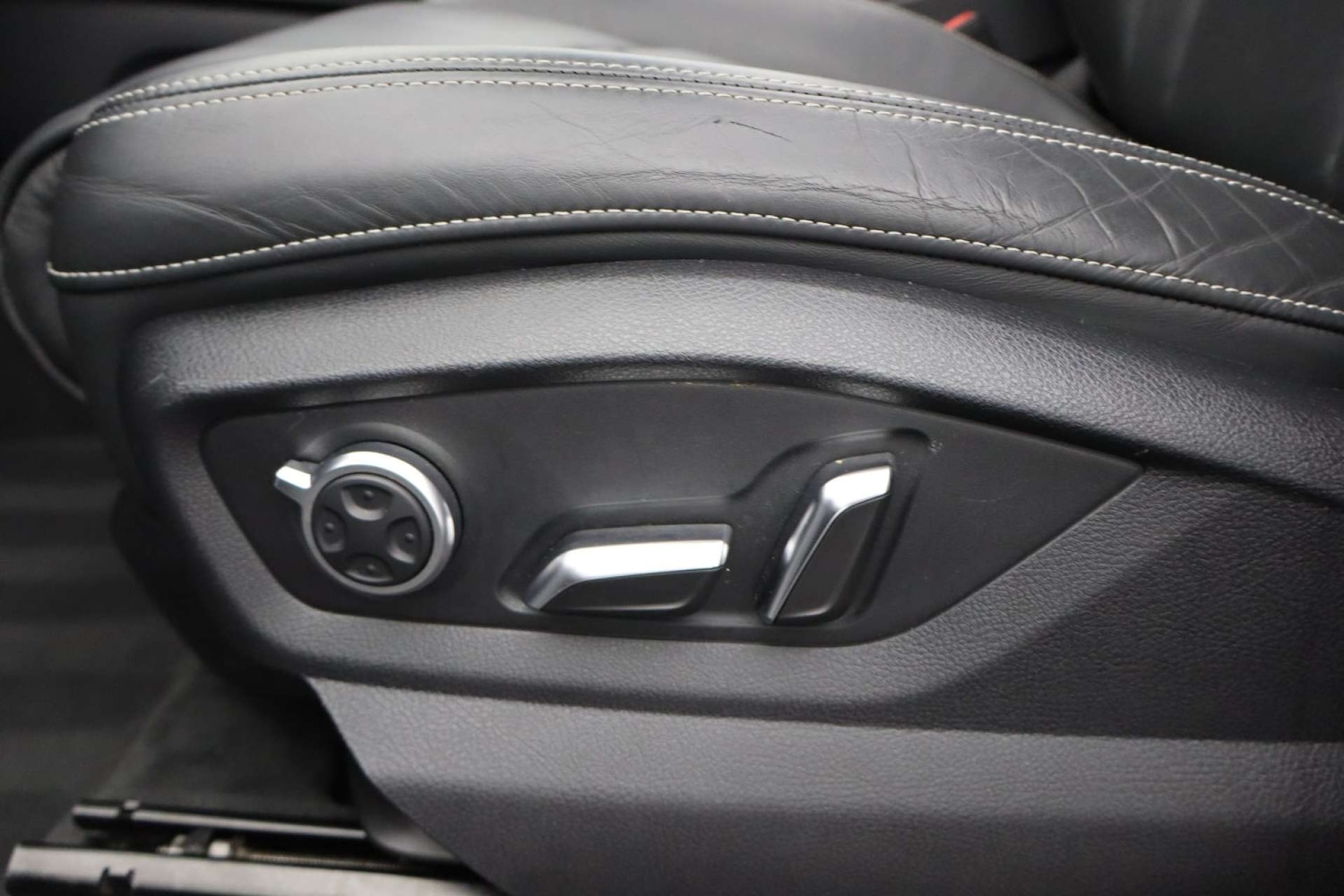 Used Audi Q7 2015 for sale - 76182723: Photo 40