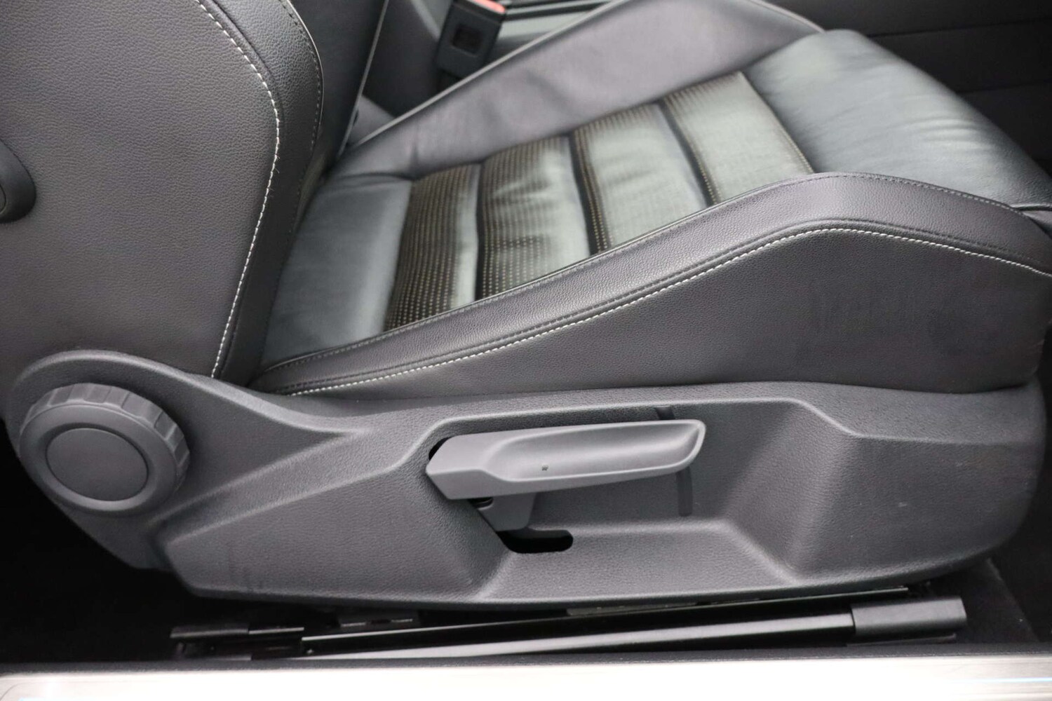 Used Volkswagen Golf 2017 for sale - 77621930: Photo 18