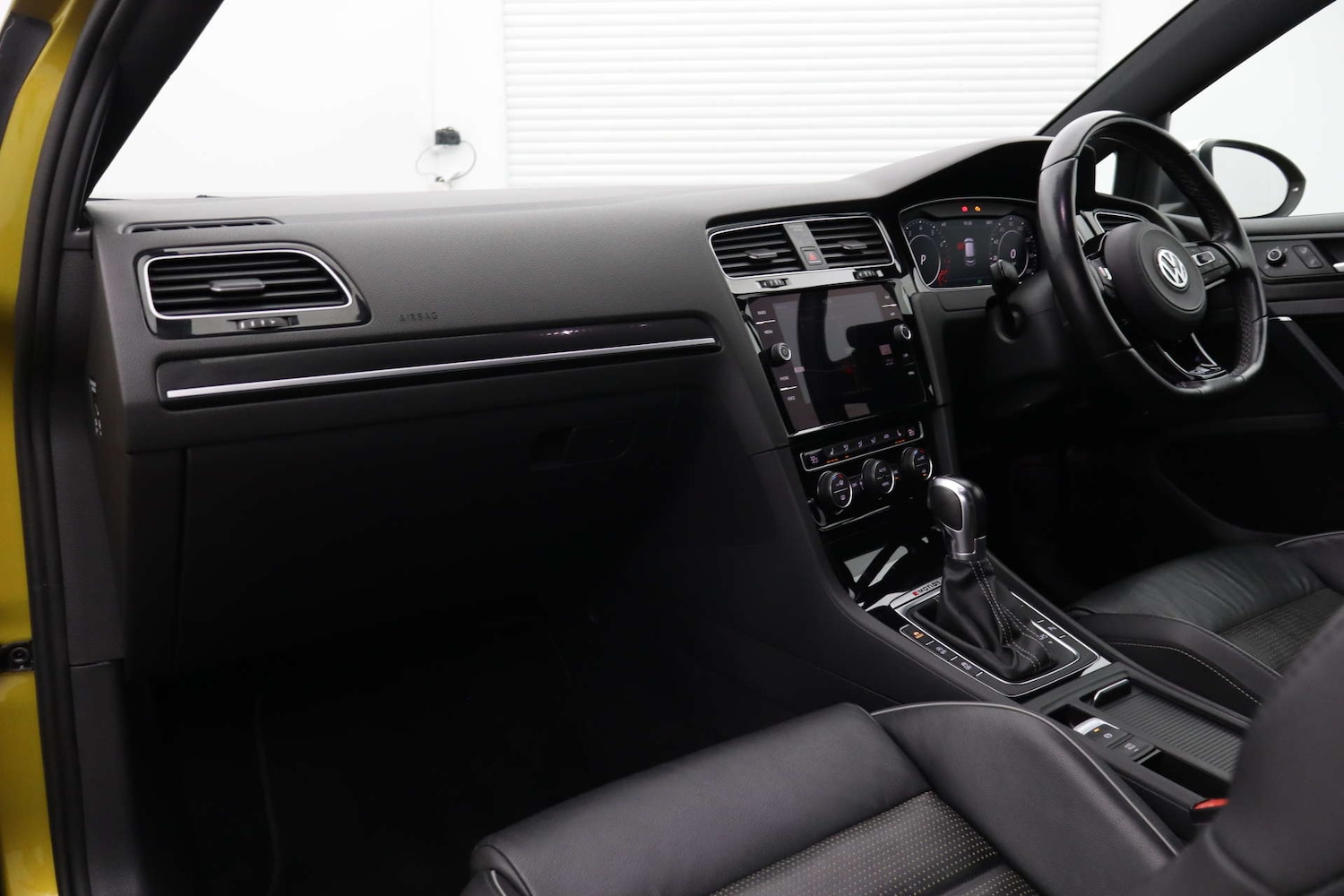 Used Volkswagen Golf 2017 for sale - 77621930: Photo 31