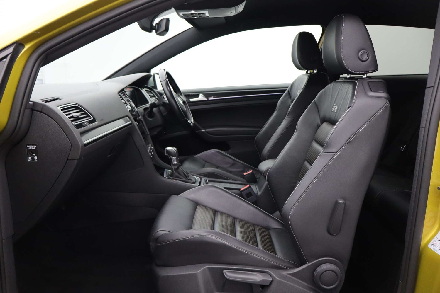 Used Volkswagen Golf 2017 for sale - 77621930: Photo 32