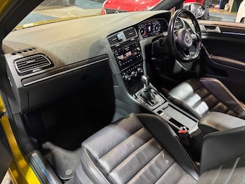 Used Volkswagen Golf 2017 for sale - 77621930: Photo