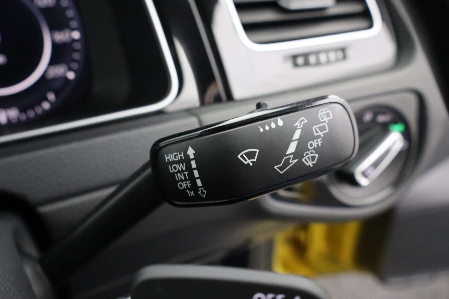 Used Volkswagen Golf 2017 for sale - 77621930: Photo 48