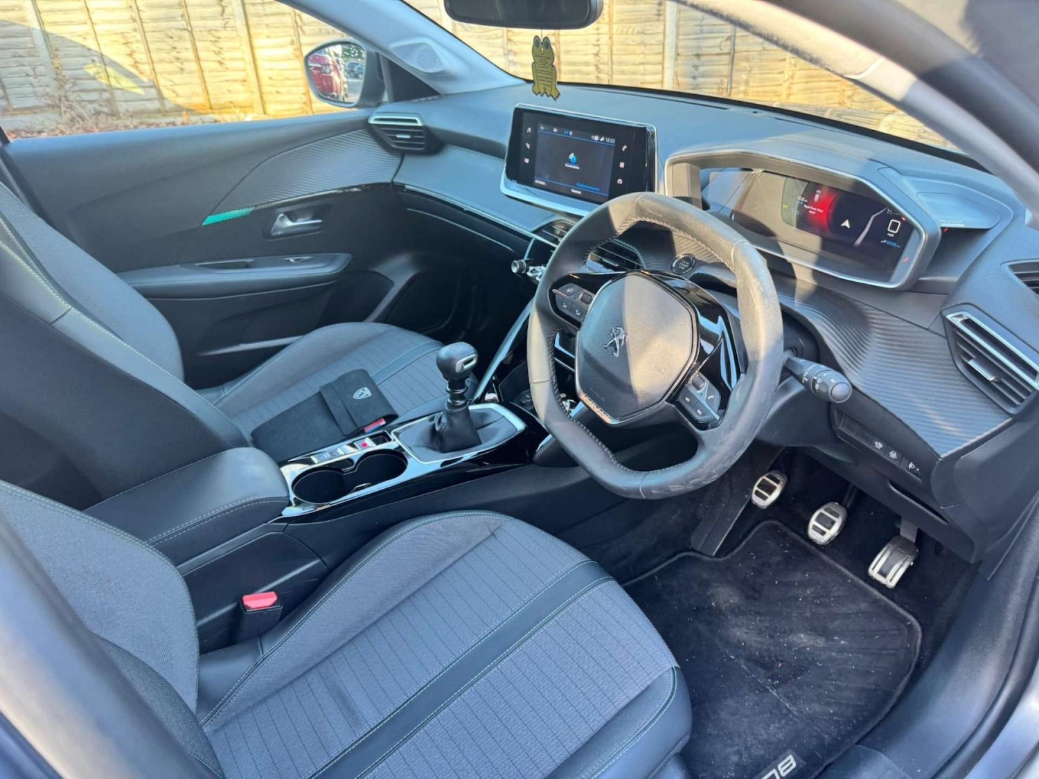 Used Peugeot 208 2023 for sale - 77129056: Photo 2